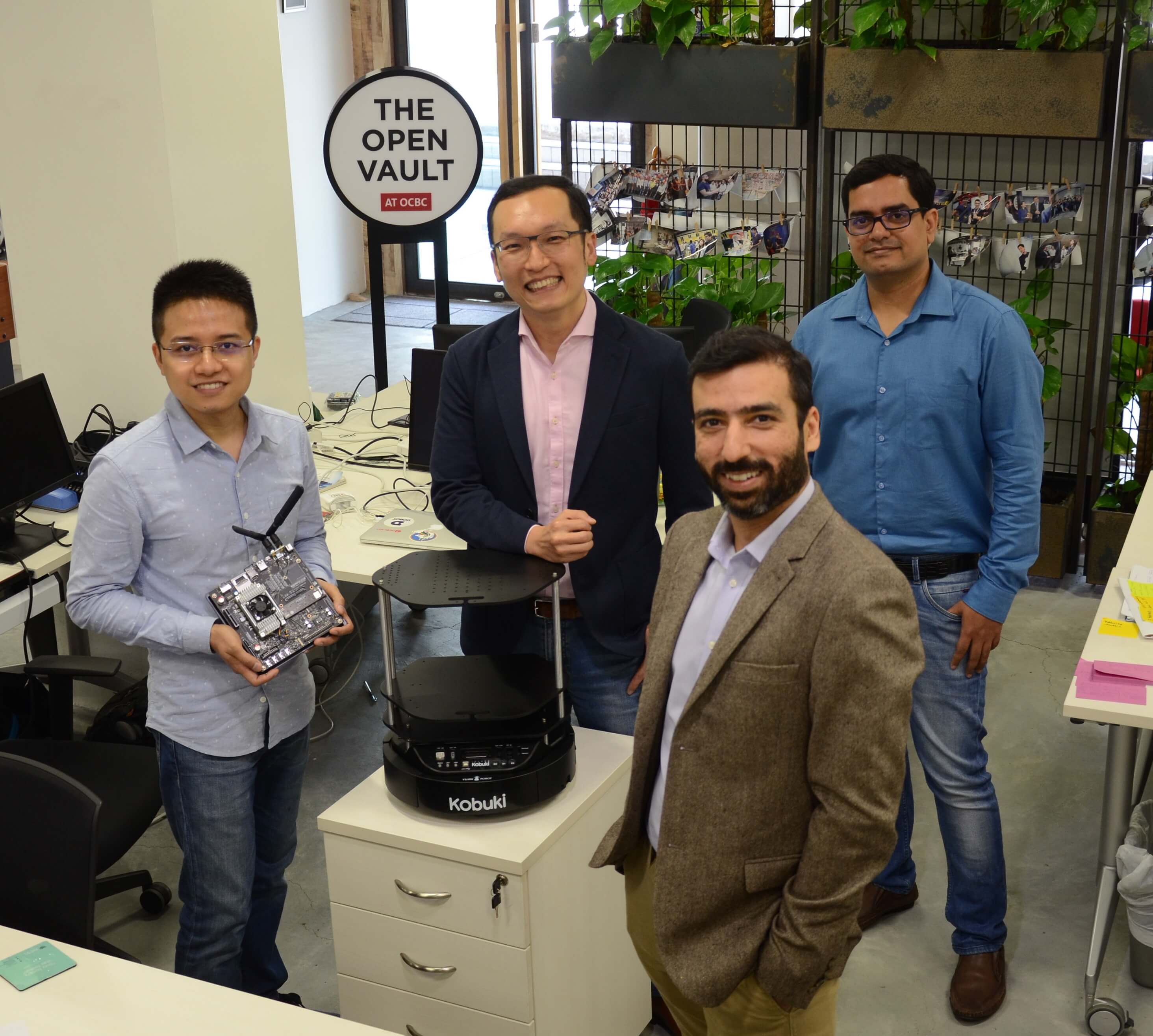 /iwov-resources/sg/ocbc/gbc/img/media/Releases/2018/Listing Thumbnail/ai lab at tov.jpg